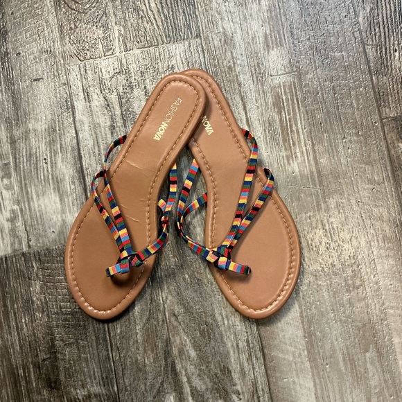 Fashion Nova Vibrant Strappy Sandals Size 10 - Picture 5 of 9